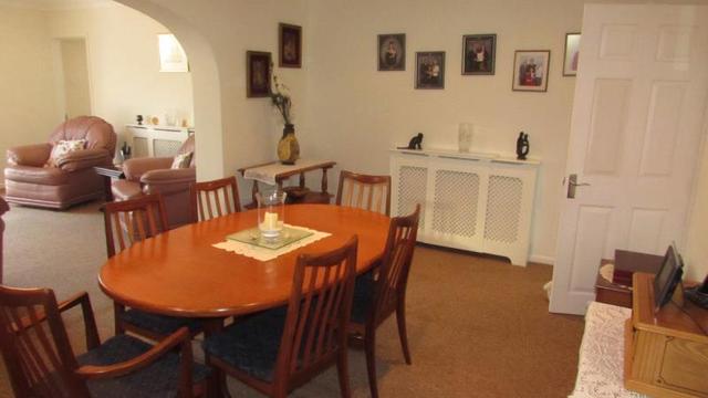  Image of 3 Bedroom Detached to rent at Poole  Wallisdown, BH12 4DD