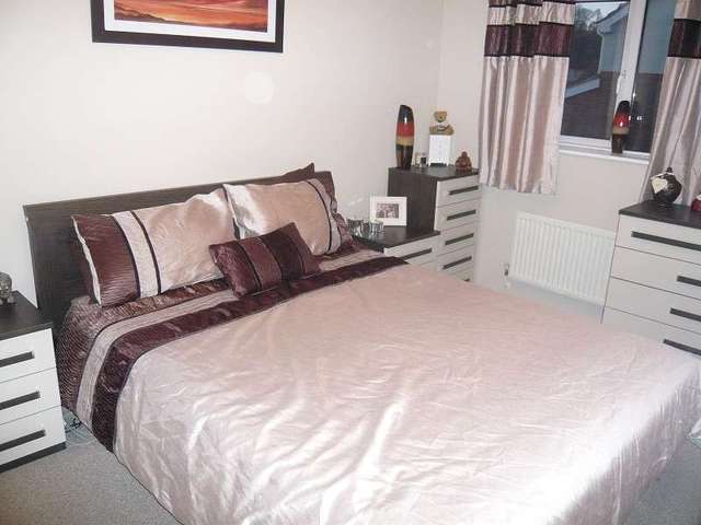  Image of 5 Bedroom Semi-Detached for sale at Glan-Y-Nant  Tondu, CF32 9DT