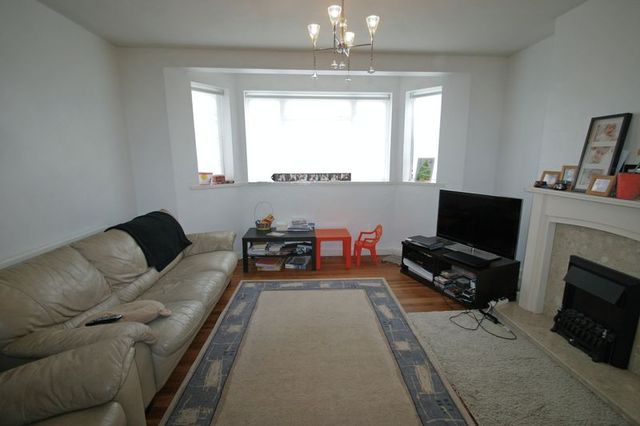  Image of 2 Bedroom Houses for sale at Green Lanes Winchmore Hill Winchmore Hill, N21 3RL