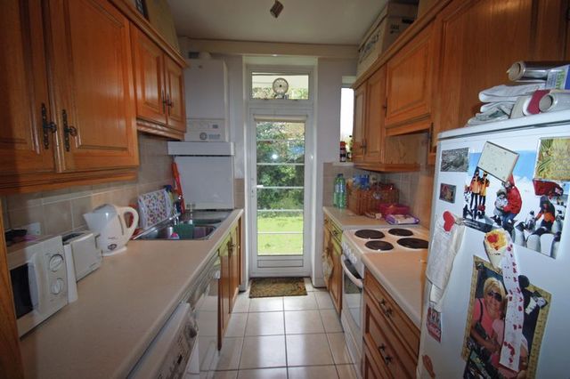  Image of 2 Bedroom Houses for sale at Green Lanes Winchmore Hill Winchmore Hill, N21 3RL