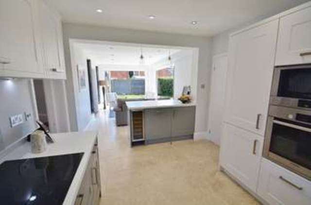  Image of 4 Bedroom Detached for sale at High Street  Chalgrove, OX44 7SR