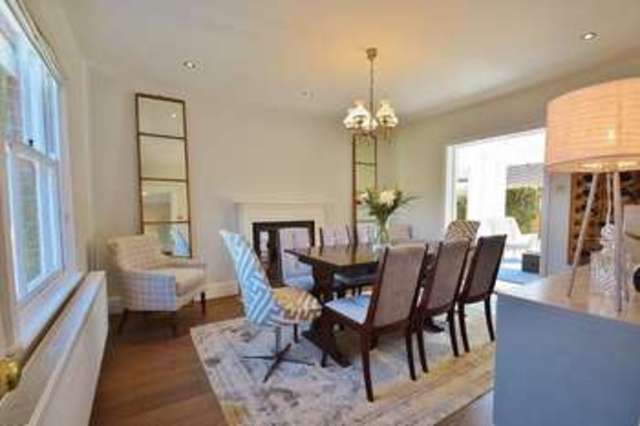  Image of 4 Bedroom Detached for sale at High Street  Chalgrove, OX44 7SR