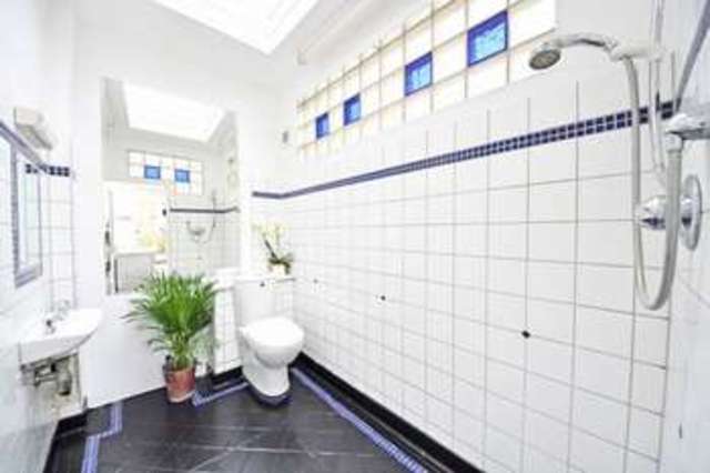 Image of 3 Bedroom Terraced for sale at Holmewood Road South Norwood LONDON, SE25 6UZ