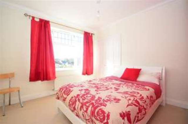  Image of 3 Bedroom Semi-Detached for sale at Dover Kent Dover, CT16 3BW