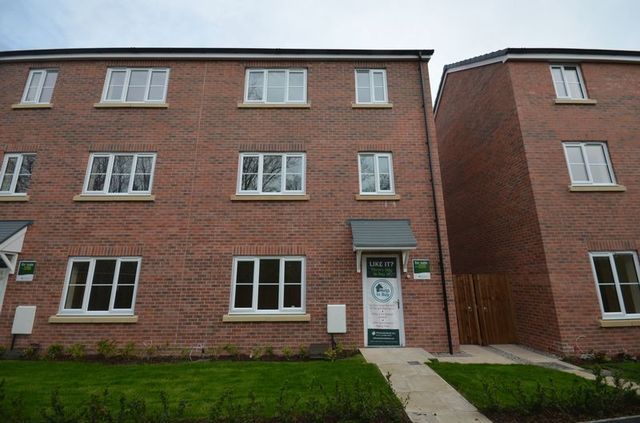  Image of 5 Bedroom Detached for sale at Laburnum Walk  Blackburn, BB1 5PY