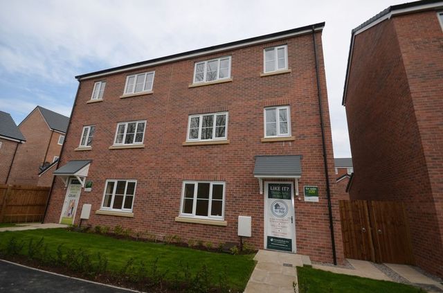  Image of 5 Bedroom Detached for sale at Laburnum Walk  Blackburn, BB1 5PY
