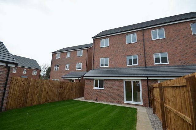  Image of 5 Bedroom Detached for sale at Laburnum Walk  Blackburn, BB1 5PY