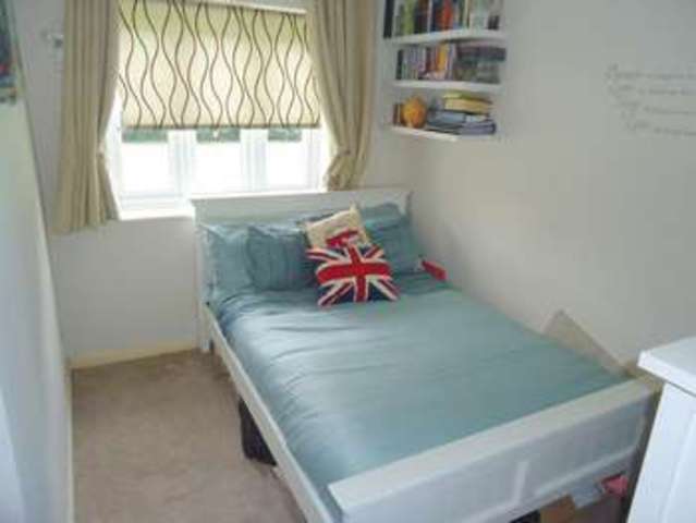  Image of 2 Bedroom Property for sale at Leaford Crescent  Watford, WD24 5JF
