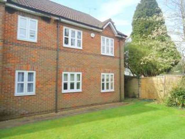  Image of 2 Bedroom Property for sale at Leaford Crescent  Watford, WD24 5JF