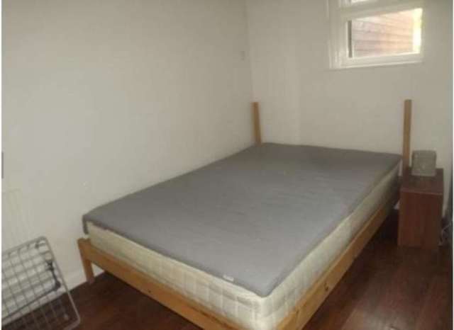  Image of Studio to rent at Mackie Road Brixton London, SW2 2ED