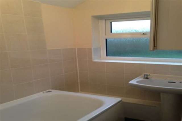 Image of 3 Bedroom Bungalow to rent at Dorchester, DT2 9JQ