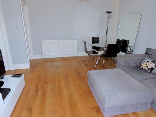  Image of 1 Bedroom Flat to rent at East Dulwich, SE22 9AH