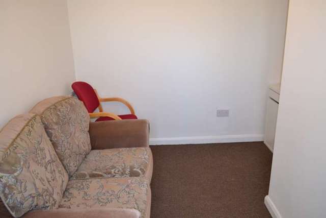  Image of 1 Bedroom Ground Flat to rent at Mill Road Flat 1 Cambridge, CB1 3AA
