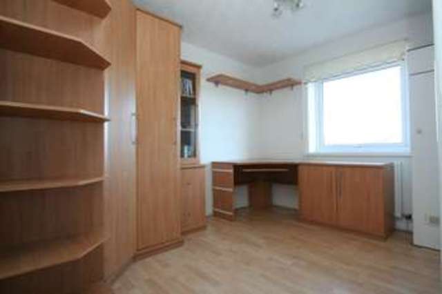  Image of 3 Bedroom Semi-Detached to rent at Picketston Close  St Athan, CF62 4DN