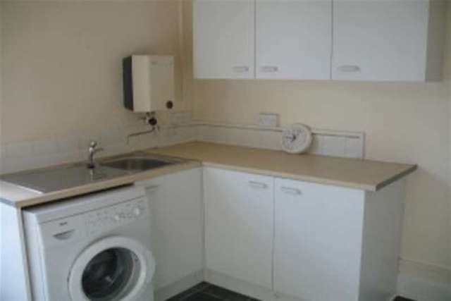  Image of Studio to rent at Southampton, SO17 2GA
