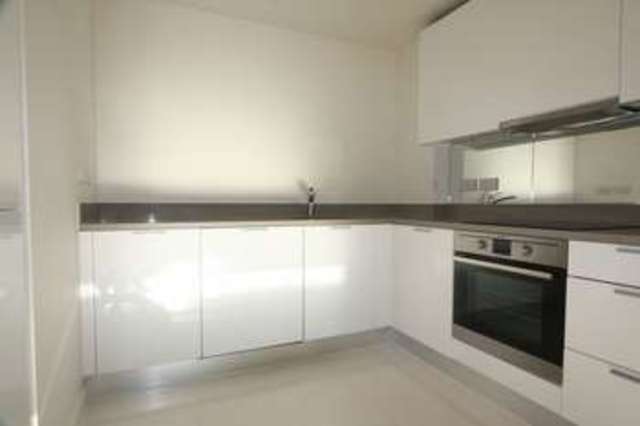  Image of 2 Bedroom Flat to rent at Station Approach  Hayes, UB3 4FF
