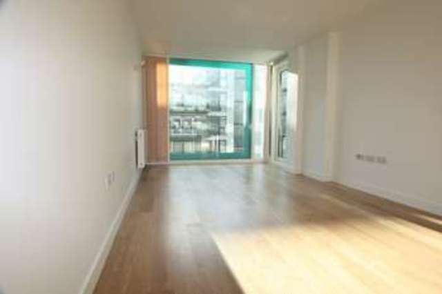  Image of 2 Bedroom Flat to rent at Station Approach  Hayes, UB3 4FF