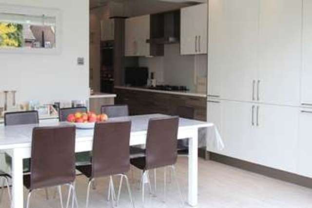  Image of 3 Bedroom Semi-Detached for sale at Summer Grove Elstree Elstree, WD6 3HH