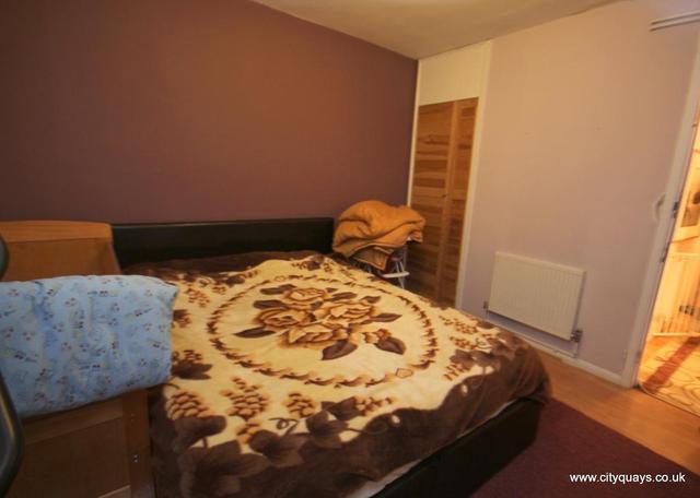  Image of 1 Bedroom Flat to rent at Rotherhithe New Road  Surrey Quays, SE16 2AG