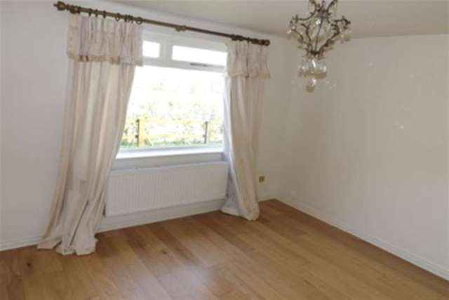  Image of 3 Bedroom Detached to rent at Haywards Heath, RH17 5NH