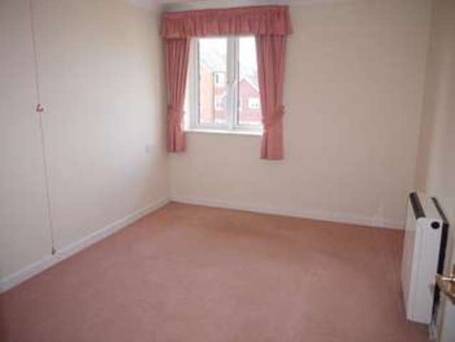  Image of 1 Bedroom Retirement Property for sale at Willow Road  Aylesbury, HP19 9SZ