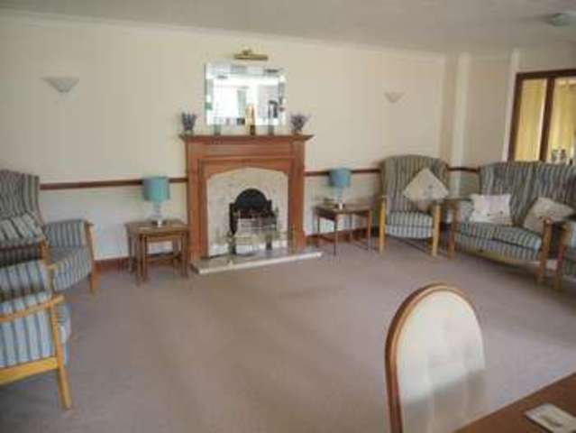  Image of 1 Bedroom Retirement Property for sale at Willow Road  Aylesbury, HP19 9SZ
