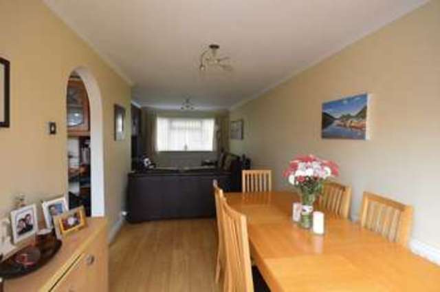  Image of 3 Bedroom Detached for sale at Runnymede Road  Yeovil, BA21 5RY