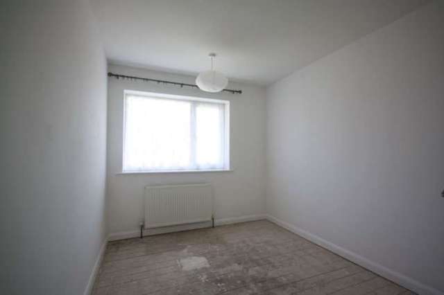  Image of 2 Bedroom Detached for sale at Morris Avenue  Rushden, NN10 9PB