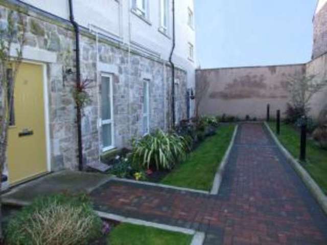  Image of 2 Bedroom Flat for sale at Kirkcaldy Fife Thornton, KY1 1HD