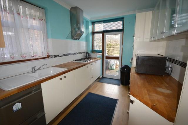  Image of 1 Bedroom Flat Share to rent at Acton  london, W3 7JJ