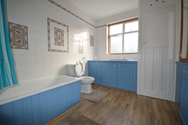  Image of 1 Bedroom Flat Share to rent at Acton  london, W3 7JJ
