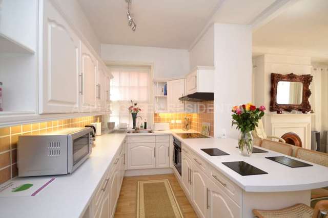  Image of 3 Bedroom Apartment to rent at Chalfont Court Baker Street London, NW1 5RS