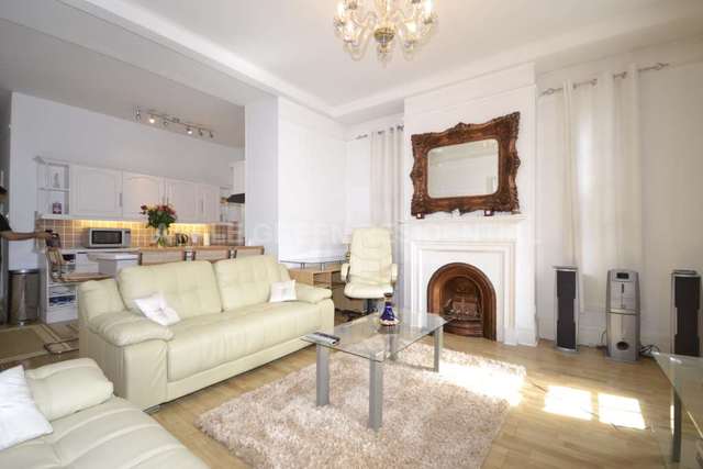  Image of 3 Bedroom Apartment to rent at Chalfont Court Baker Street London, NW1 5RS