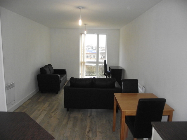  Image of 1 Bedroom Apartment to rent at City Centre West Midlands Birmingham, B5 4TR