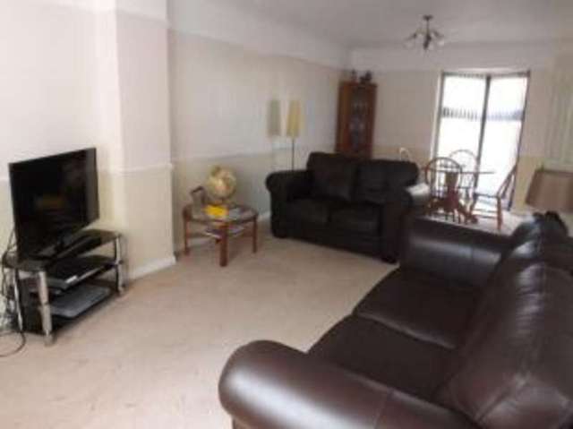  Image of 3 Bedroom Detached for sale at Langdon Hills Basildon Langdon Hills, SS16 6SN