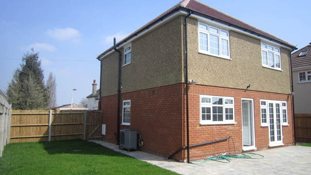  Image of 4 Bedroom Detached for sale at Middlesex  Hayes, UB4 0HN
