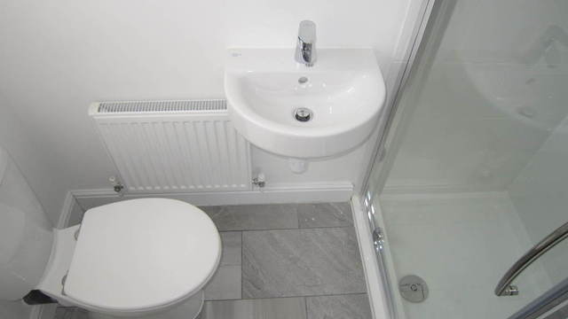  Image of 4 Bedroom Detached for sale at Middlesex  Hayes, UB4 0HN