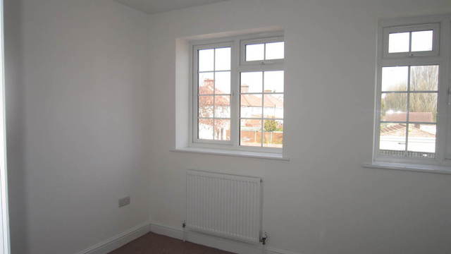  Image of 4 Bedroom Detached for sale at Middlesex  Hayes, UB4 0HN