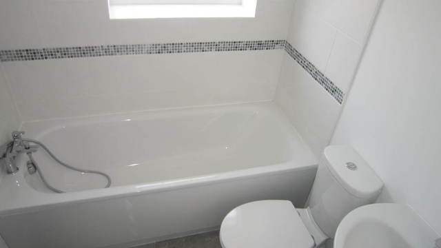  Image of 4 Bedroom Detached for sale at Middlesex  Hayes, UB4 0HN