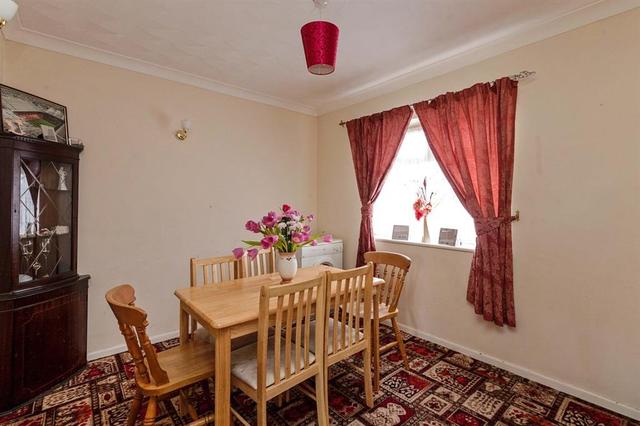  Image of 3 Bedroom Terraced for sale at Oulton Road  Lowestoft, NR32 4QW