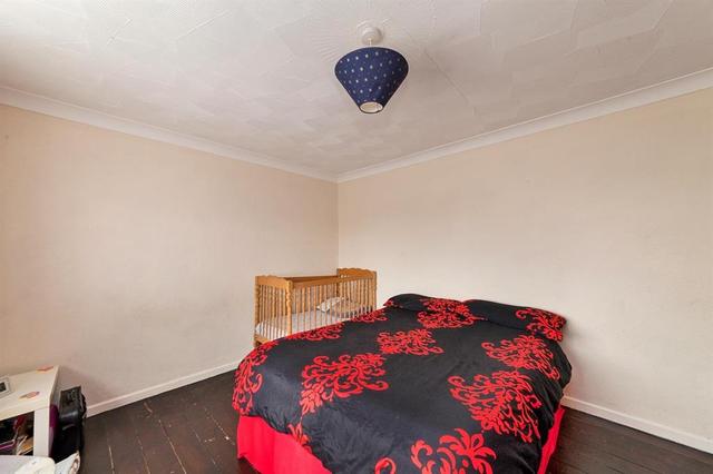  Image of 3 Bedroom Terraced for sale at Oulton Road  Lowestoft, NR32 4QW