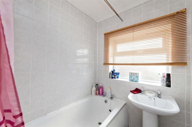  Image of 3 Bedroom Terraced for sale at Oulton Road  Lowestoft, NR32 4QW
