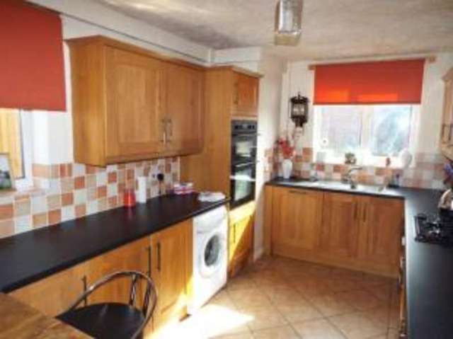  Image of 2 Bedroom Bungalow for sale at Northampton Northamptonshire Duston, NN5 6QD