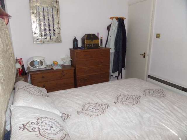  Image of 3 Bedroom Terraced for sale at Newport Pagnell, MK16 9AL