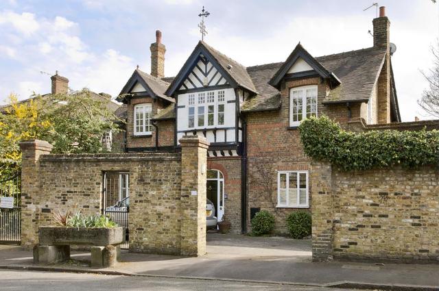  Image of 2 Bedroom Detached for sale at Queens Ride  London, SW13 0HX