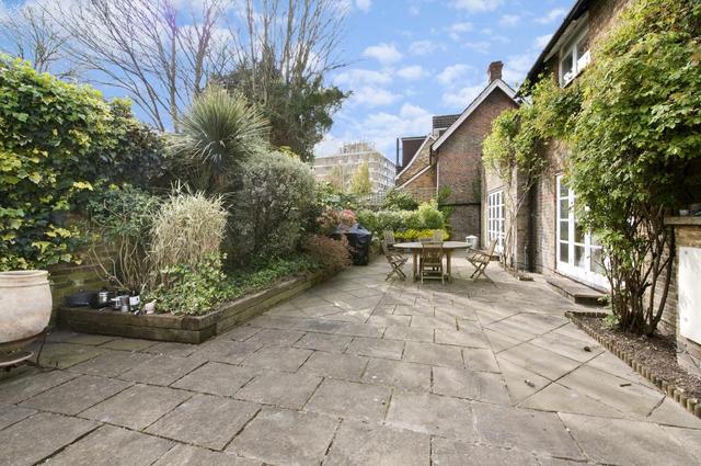  Image of 2 Bedroom Detached for sale at Queens Ride  London, SW13 0HX