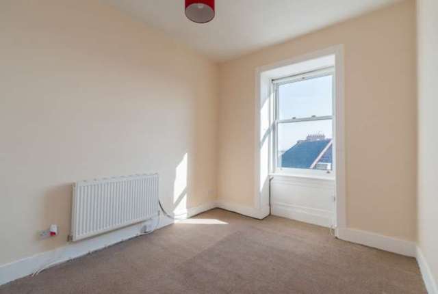 Image of 1 Bedroom Flat for sale at Beach Lane  Musselburgh, EH21 6LB