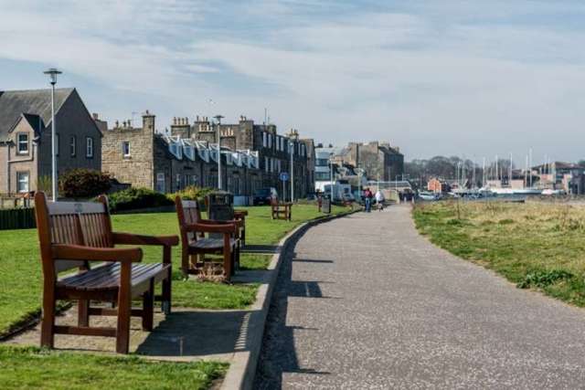  Image of 1 Bedroom Flat for sale at Beach Lane  Musselburgh, EH21 6LB