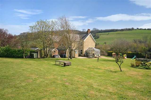  Image of 3 Bedroom End of Terrace for sale at Folkestone Kent Folkestone, CT18 7EW