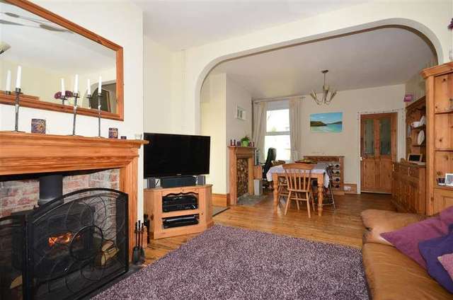  Image of 3 Bedroom End of Terrace for sale at Folkestone Kent Folkestone, CT18 7EW